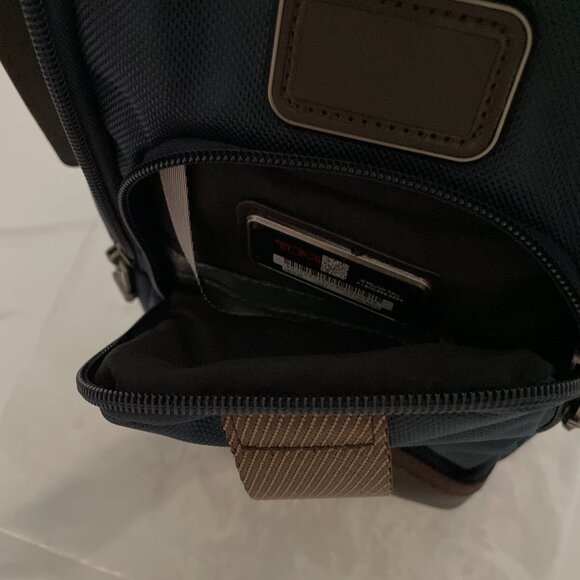 ⭐🦁 Blue Nylon Crossbody Sling Bag - Picture 6 of 7